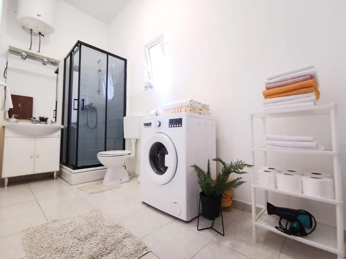 Priska Apartment Kastela 0*,  Croatia
